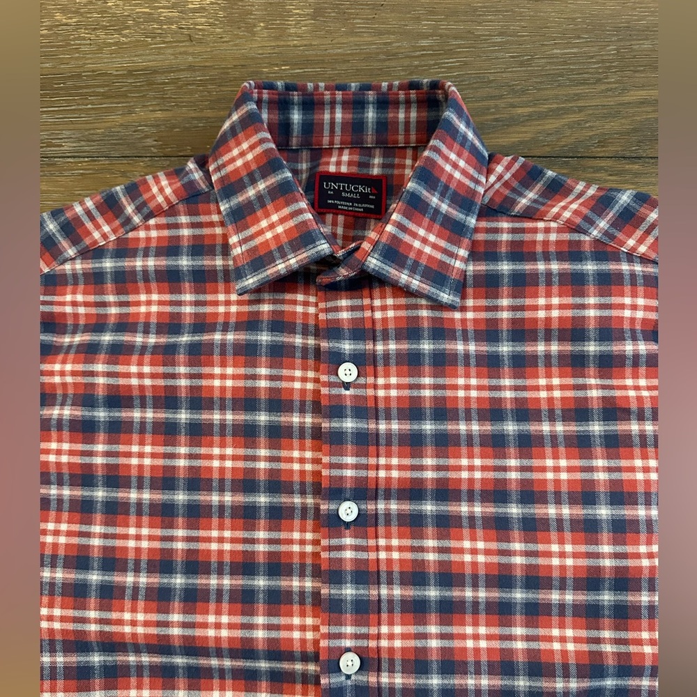 UntuckIt Long Sleeve Button Up Flannel Shirt Size S‎ Gently Worn